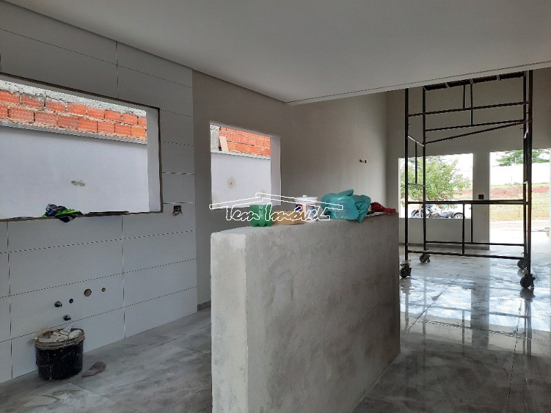 Casa à venda com 3 quartos, 150m² - Foto 1