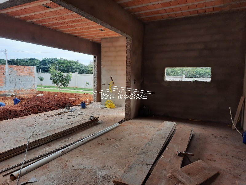 Casa à venda com 3 quartos, 220m² - Foto 2