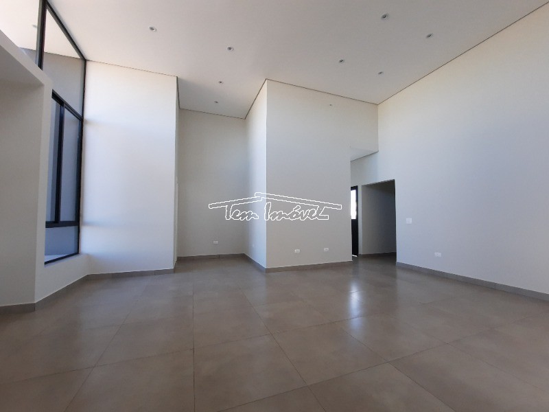 Casa à venda com 3 quartos, 220m² - Foto 2