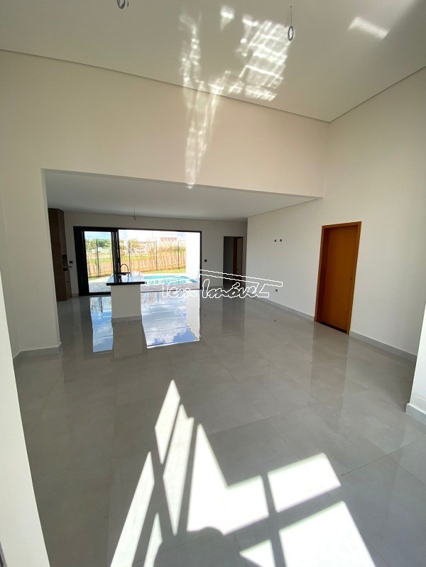 Casa à venda com 3 quartos, 182m² - Foto 4