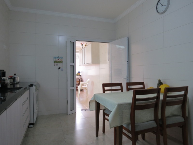 Casa à venda com 2 quartos, 140m² - Foto 18