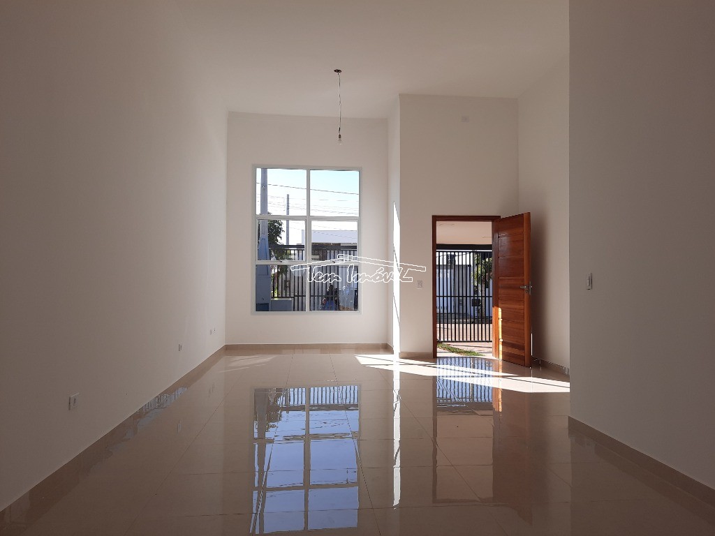 Casa à venda com 3 quartos, 135m² - Foto 1