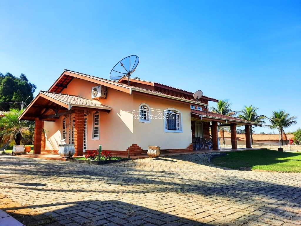 Fazenda à venda com 3 quartos, 300m² - Foto 2