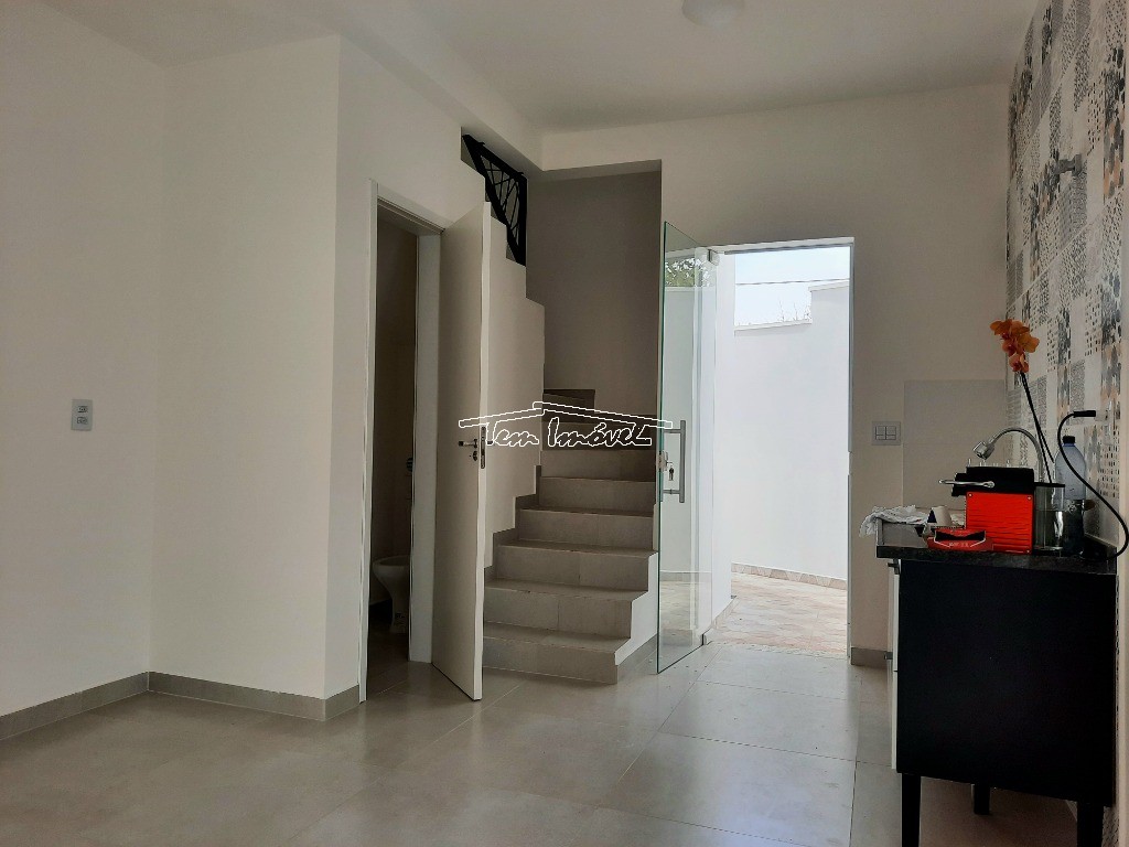 Casa à venda com 2 quartos, 57m² - Foto 1