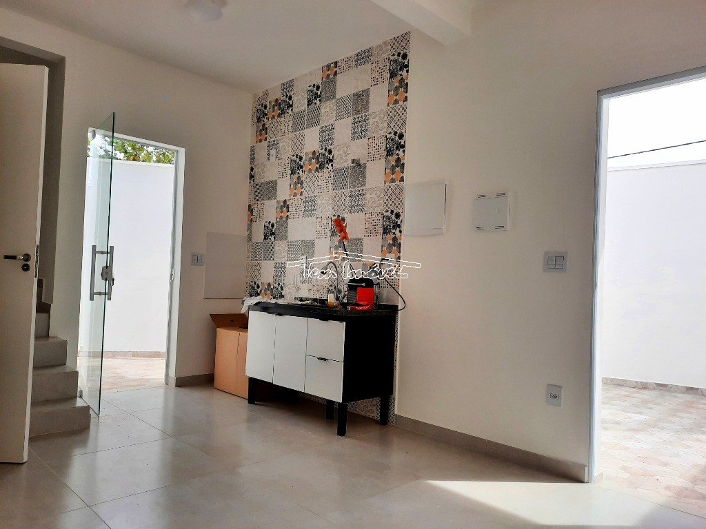 Casa à venda com 2 quartos, 57m² - Foto 2