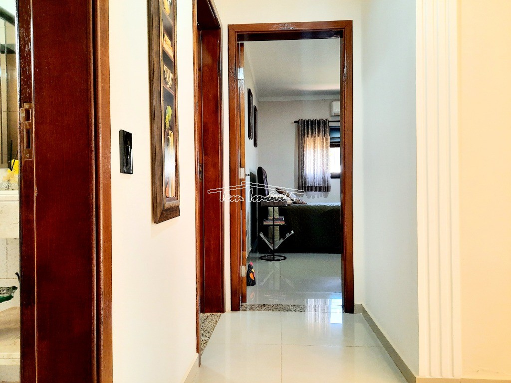 Casa à venda com 4 quartos, 240m² - Foto 4