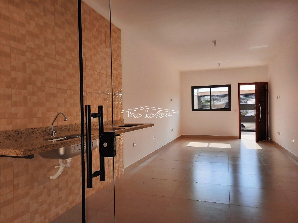 Casa à venda com 3 quartos, 89m² - Foto 1