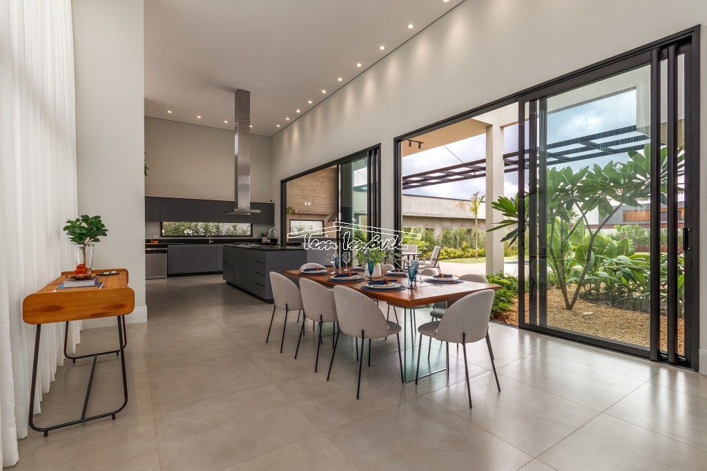 Casa à venda com 5 quartos, 388m² - Foto 9