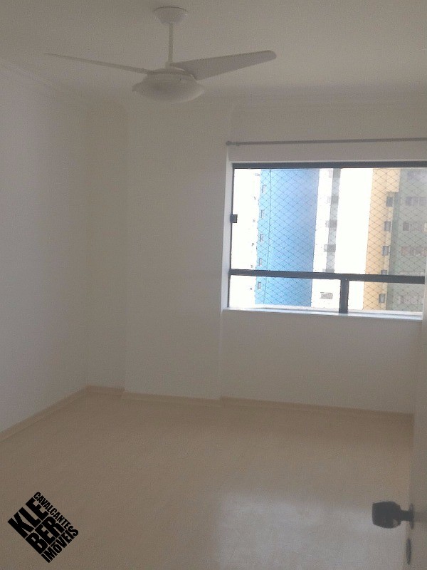 Apartamento à venda com 3 quartos, 115m² - Foto 9