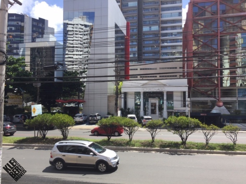 Prédio Inteiro para alugar com 12 quartos, 600m² - Foto 1