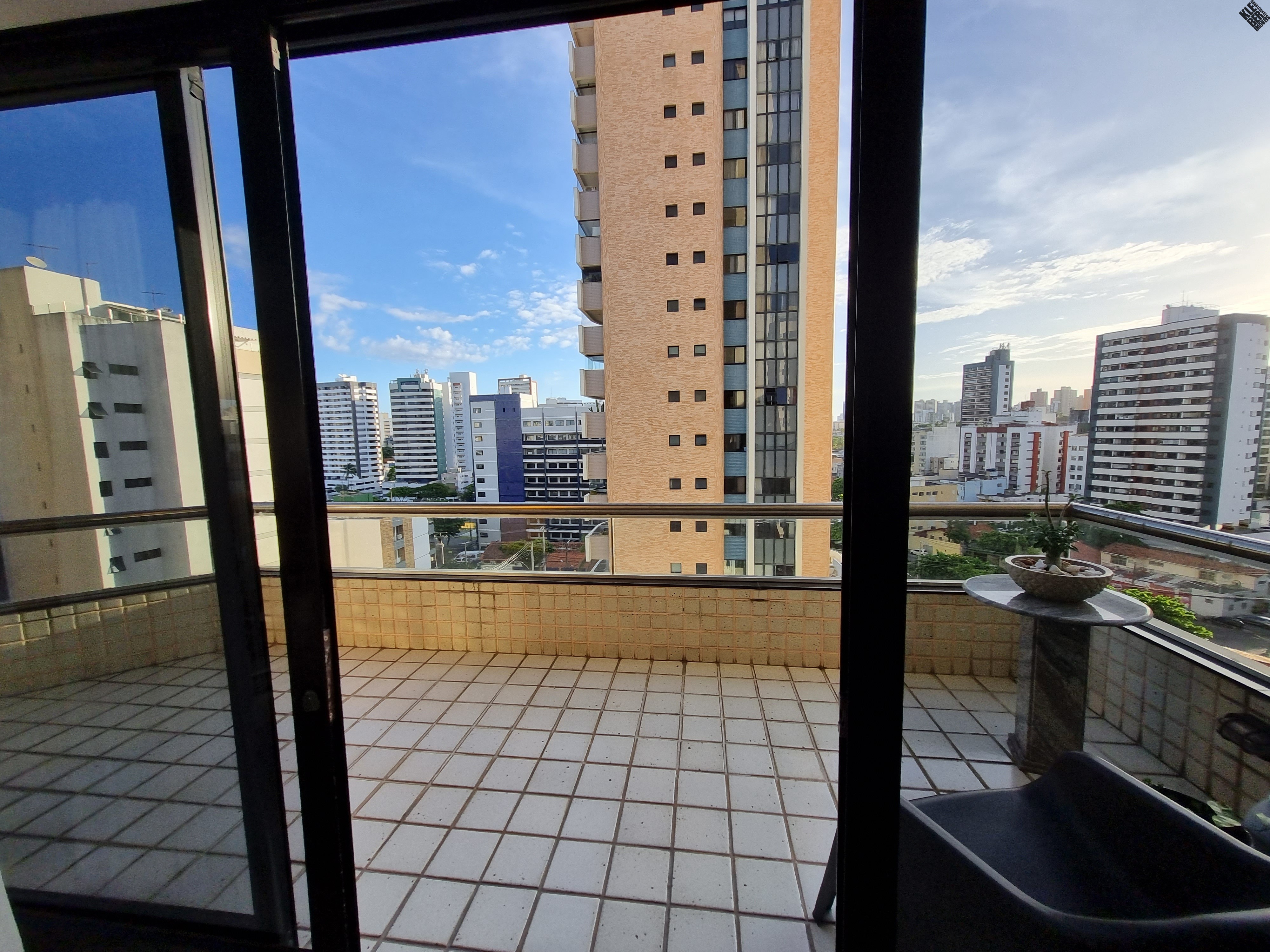 Apartamento à venda com 4 quartos, 214m² - Foto 5