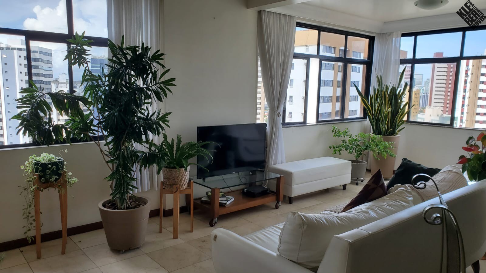 Apartamento à venda com 4 quartos, 166m² - Foto 2