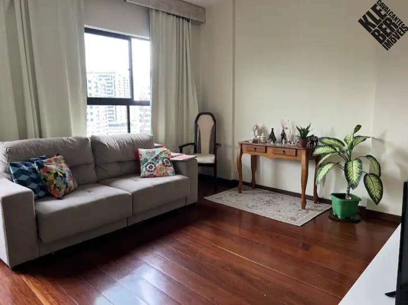 Apartamento à venda com 3 quartos, 115m² - Foto 2