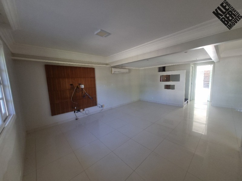 Casa à venda com 5 quartos, 200m² - Foto 19