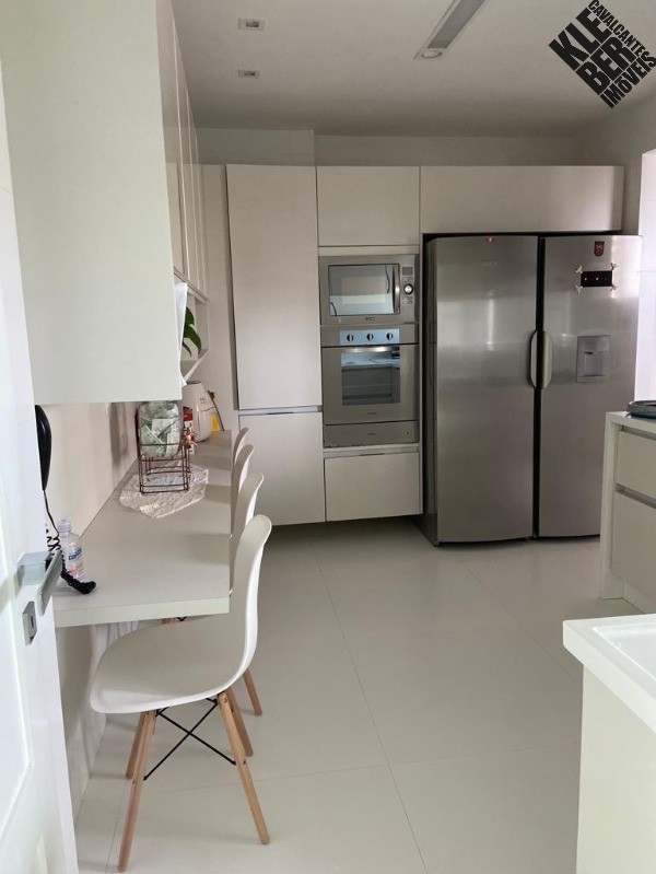 Apartamento à venda com 4 quartos, 226m² - Foto 19