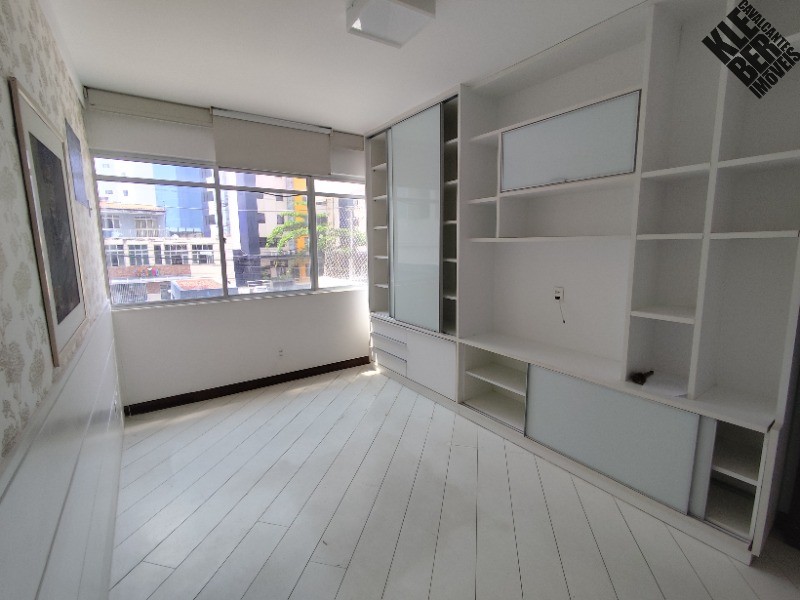 Apartamento à venda com 5 quartos, 250m² - Foto 7