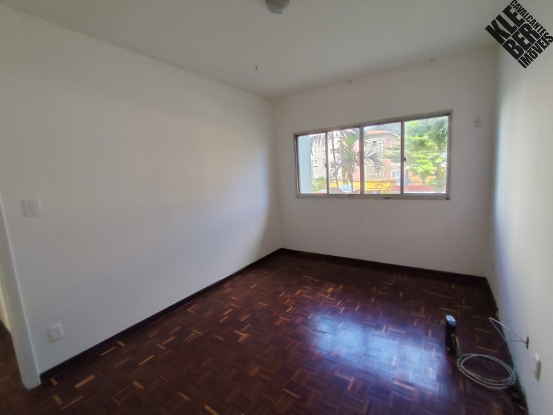 Apartamento à venda com 3 quartos, 137m² - Foto 10