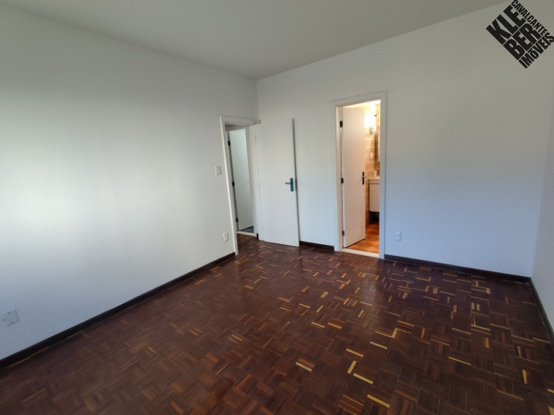 Apartamento à venda com 3 quartos, 137m² - Foto 11