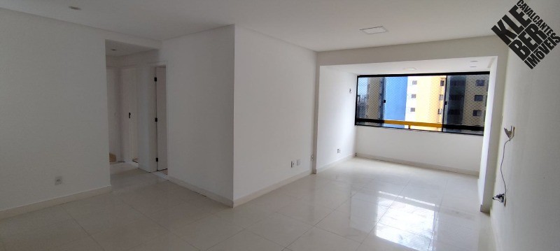 Apartamento à venda com 3 quartos, 115m² - Foto 2