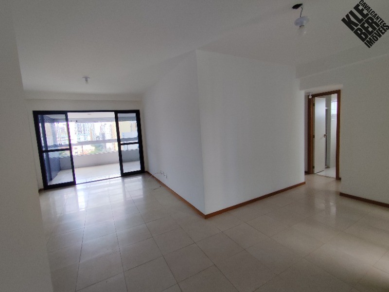 Apartamento para alugar com 3 quartos, 114m² - Foto 2