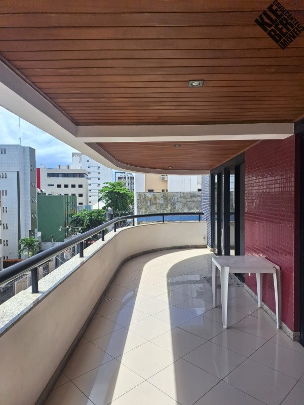 Apartamento à venda com 4 quartos, 173m² - Foto 2