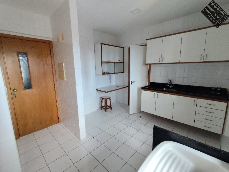 Apartamento para alugar com 3 quartos, 114m² - Foto 11