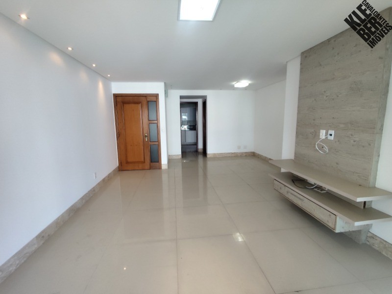 Apartamento à venda com 4 quartos, 145m² - Foto 1