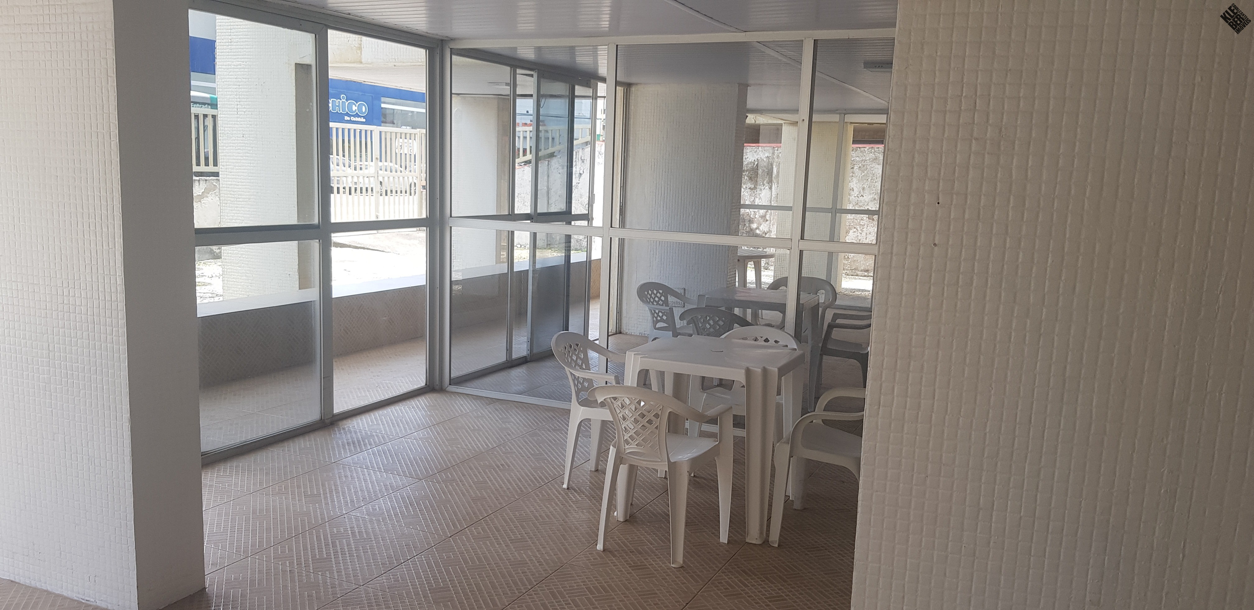 Apartamento à venda com 1 quarto, 52m² - Foto 2