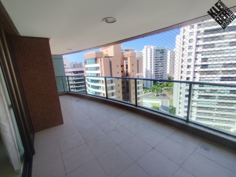 Apartamento à venda com 4 quartos, 145m² - Foto 2