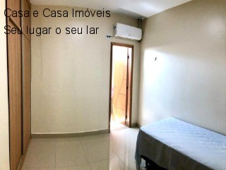 Casa de Condomínio à venda com 3 quartos, 210m² - Foto 3