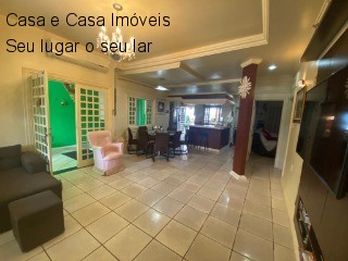 Casa à venda com 4 quartos, 300m² - Foto 1