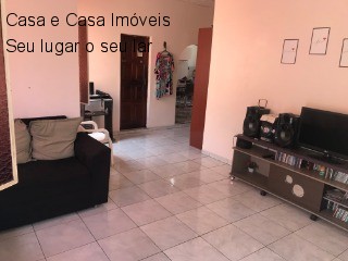 Casa à venda com 3 quartos, 300m² - Foto 3