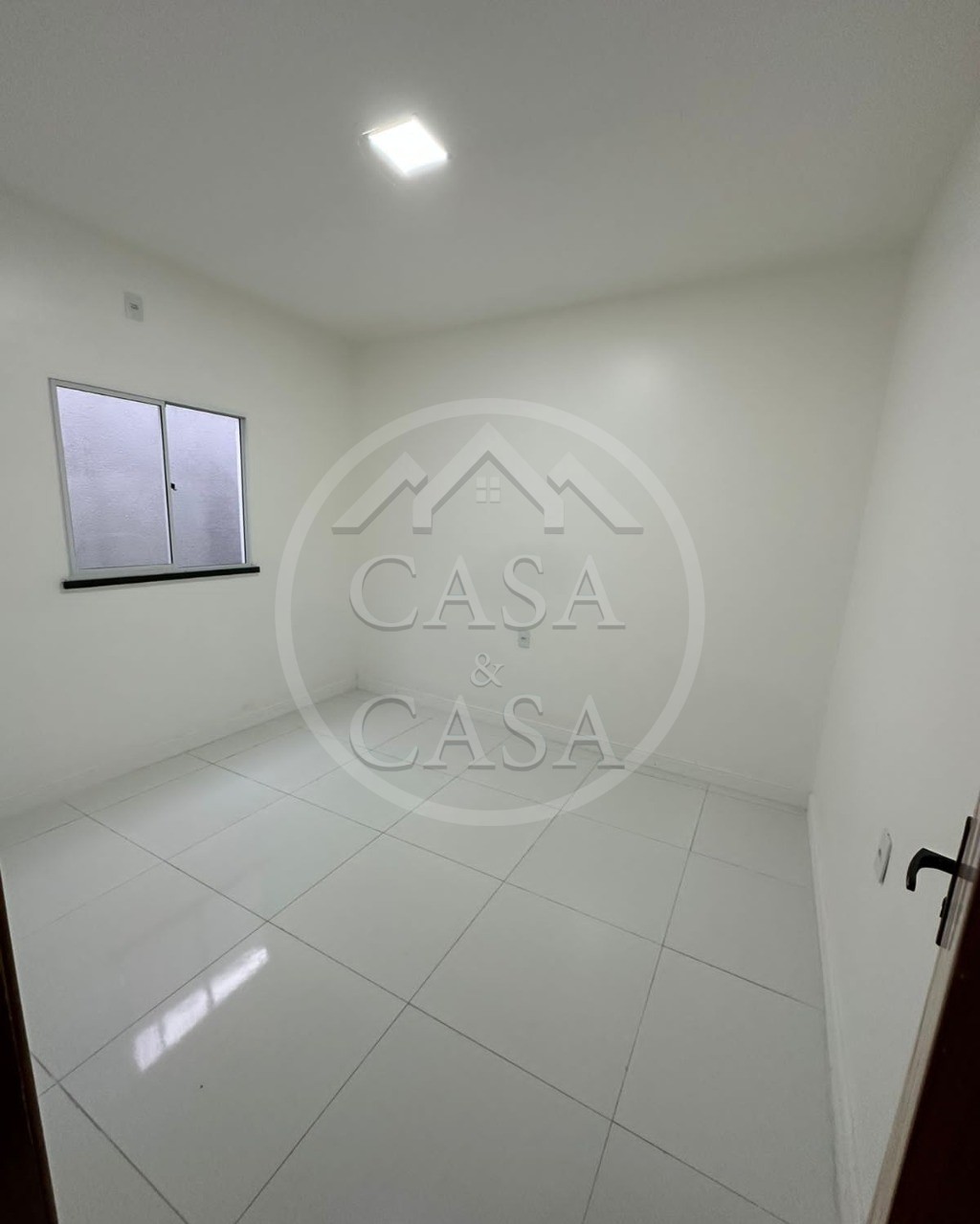 Casa à venda com 3 quartos, 120m² - Foto 2