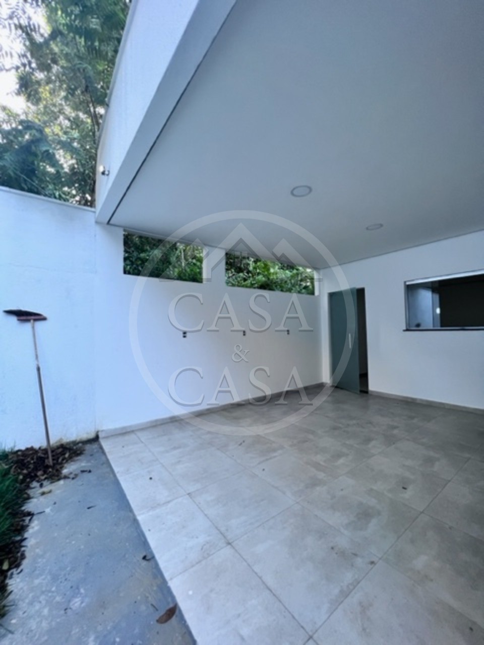 Casa à venda com 3 quartos, 250m² - Foto 9