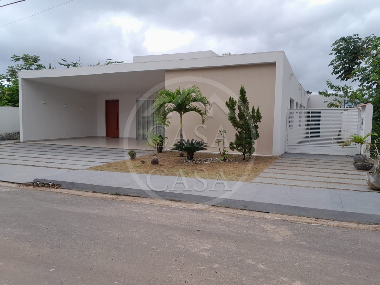 Casa de Condomínio para alugar com 5 quartos, 320m² - Foto 1