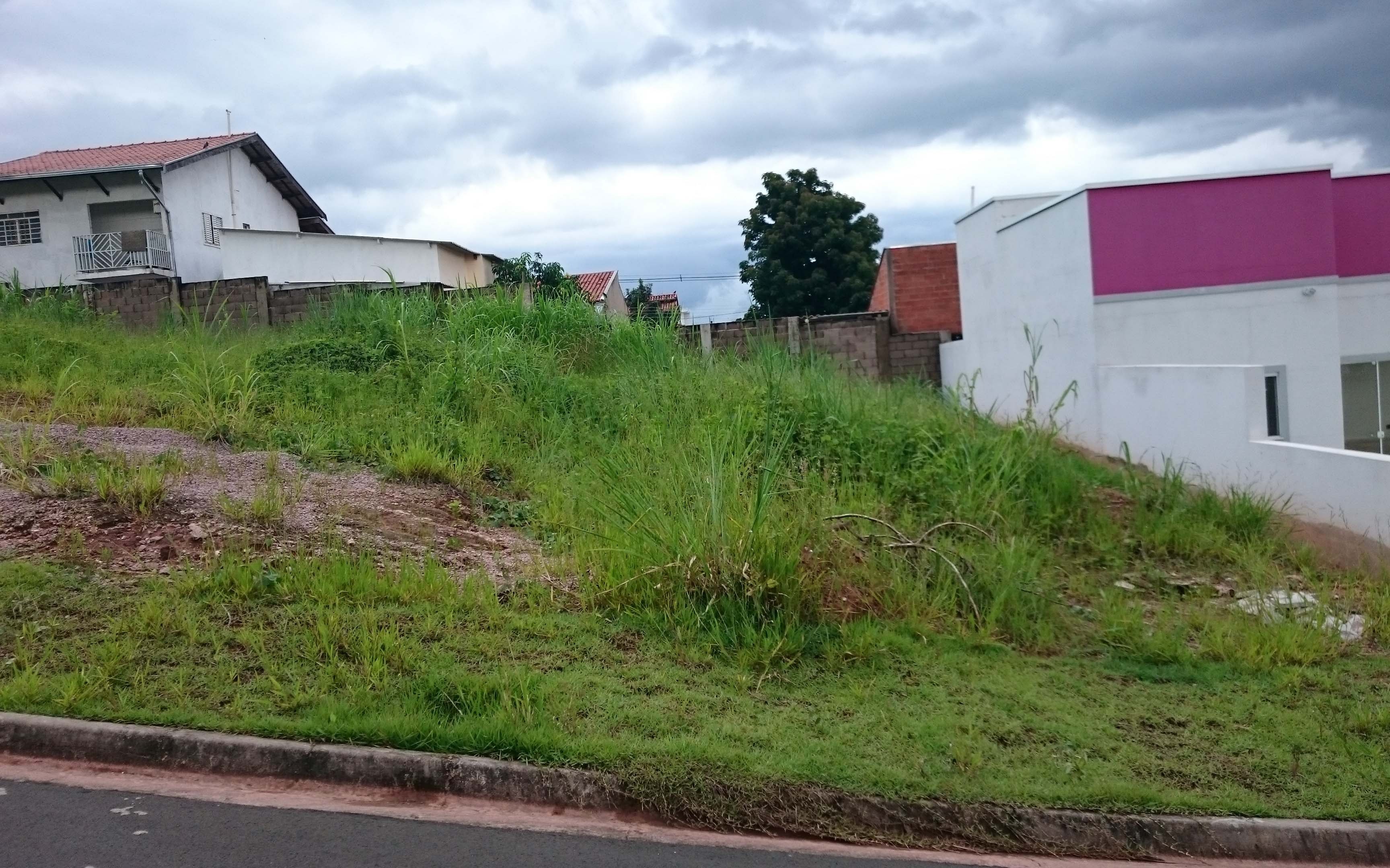 Terreno à venda, 300m² - Foto 1