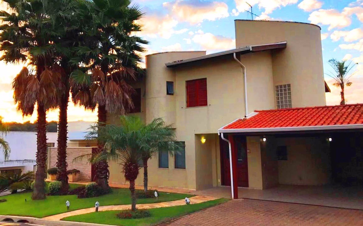 Casa de Condomínio à venda com 4 quartos, 450m² - Foto 1