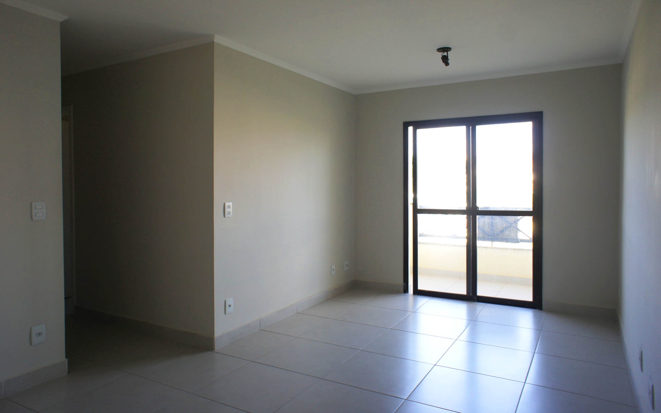 Apartamento à venda com 3 quartos, 75m² - Foto 1