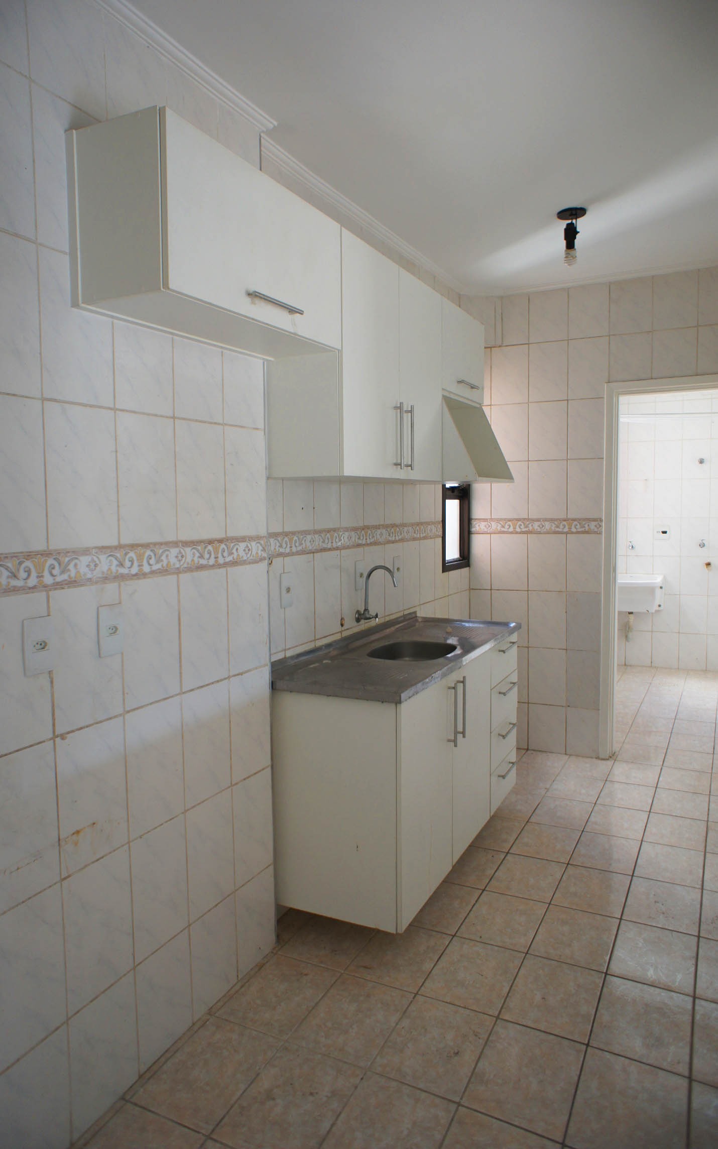 Apartamento à venda com 3 quartos, 75m² - Foto 4