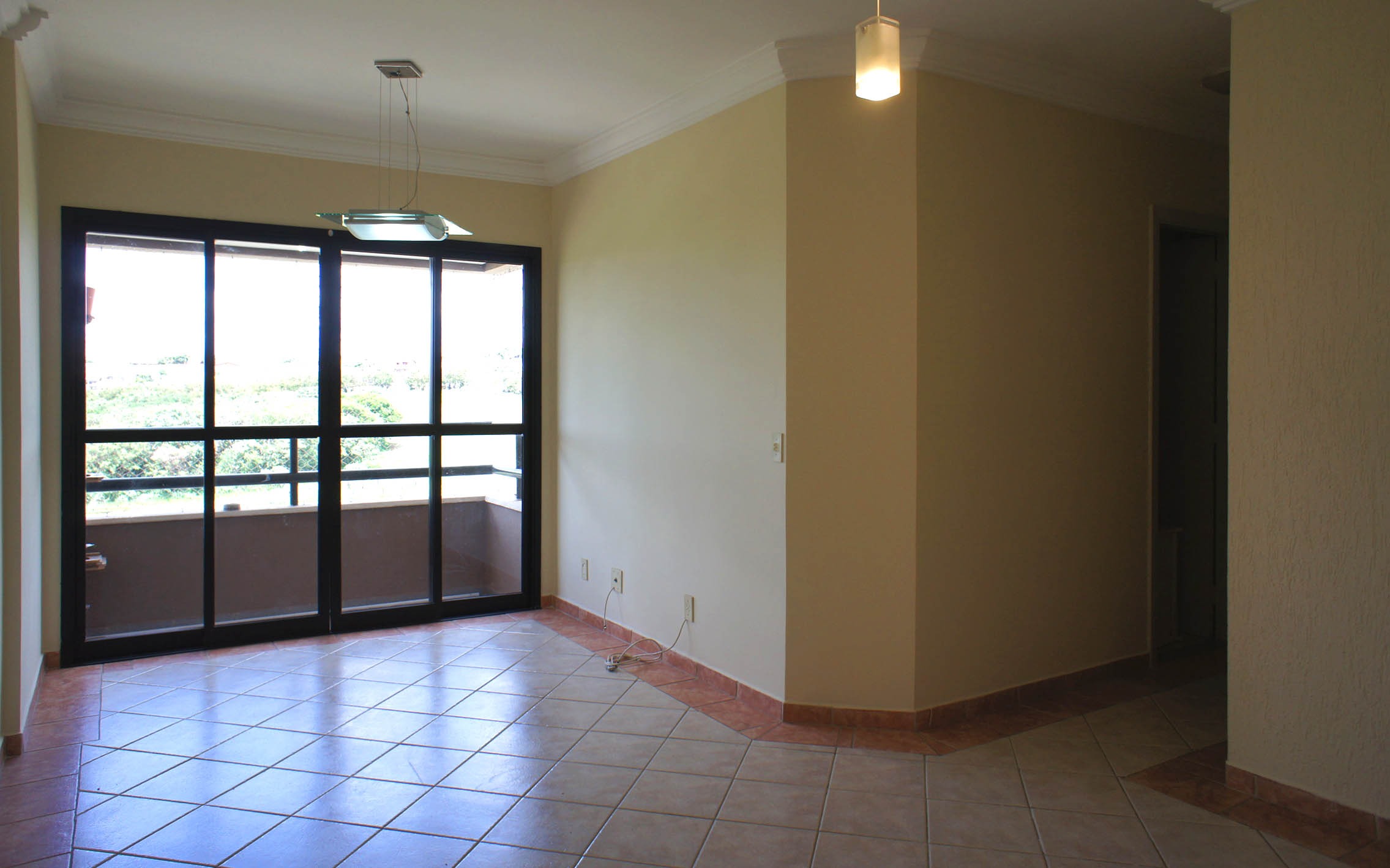 Apartamento à venda com 3 quartos, 77m² - Foto 2