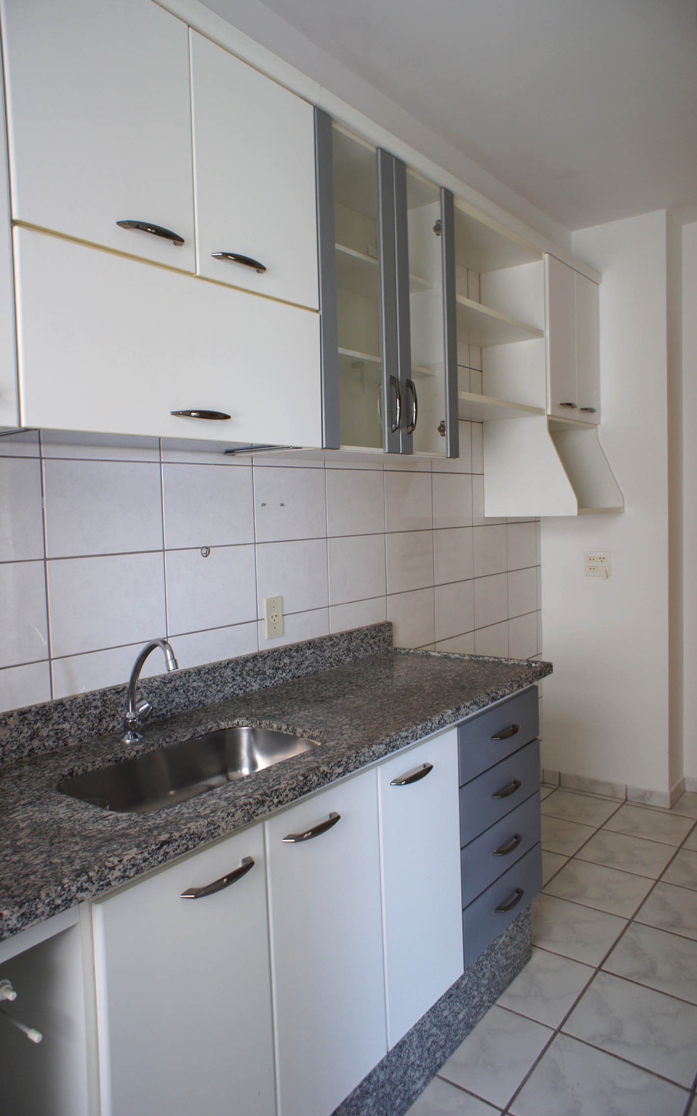 Apartamento à venda com 3 quartos, 77m² - Foto 8