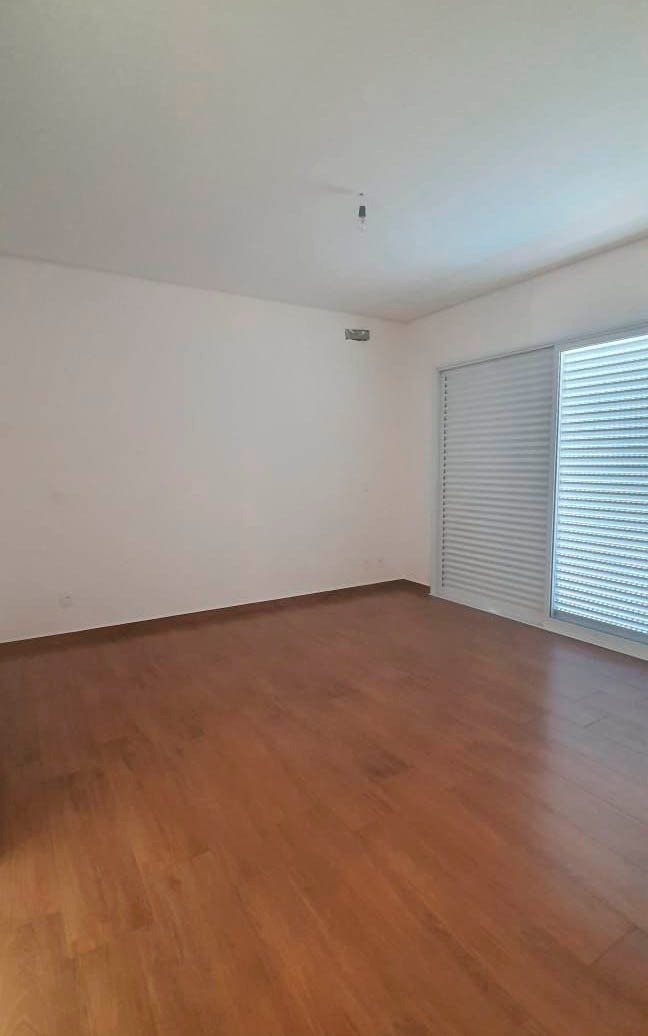 Casa de Condomínio para alugar com 4 quartos, 480m² - Foto 13