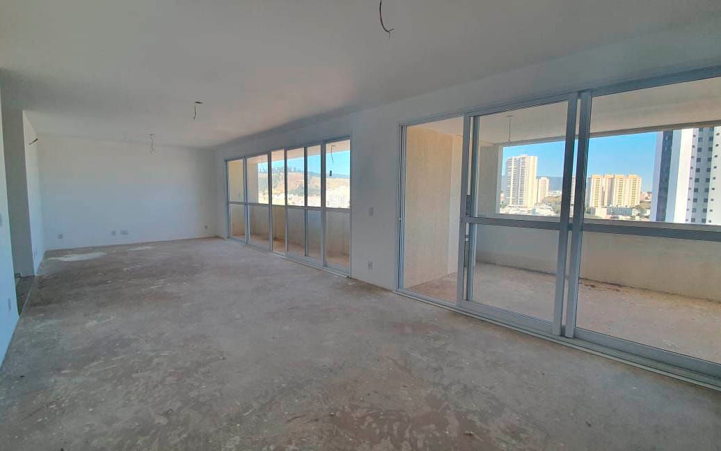 Cobertura à venda com 4 quartos, 240m² - Foto 1