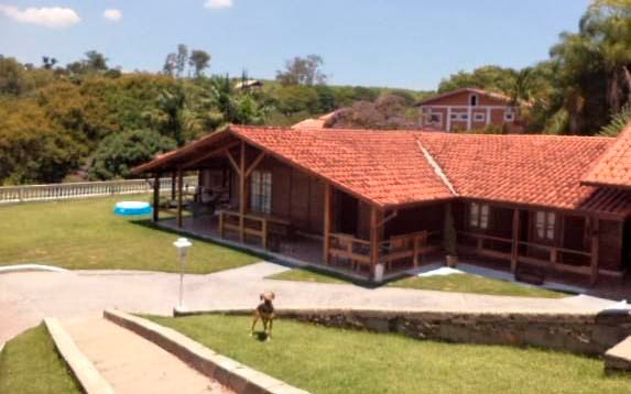 Casa de Condomínio à venda e aluguel com 3 quartos, 380m² - Foto 1