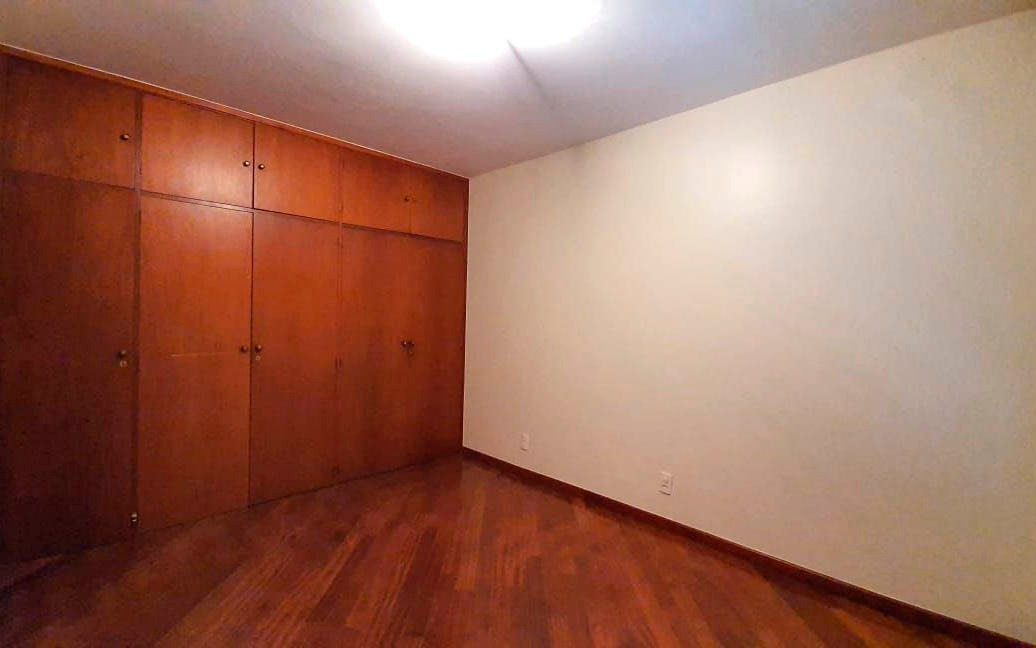 Casa de Condomínio à venda e aluguel com 4 quartos, 600m² - Foto 23