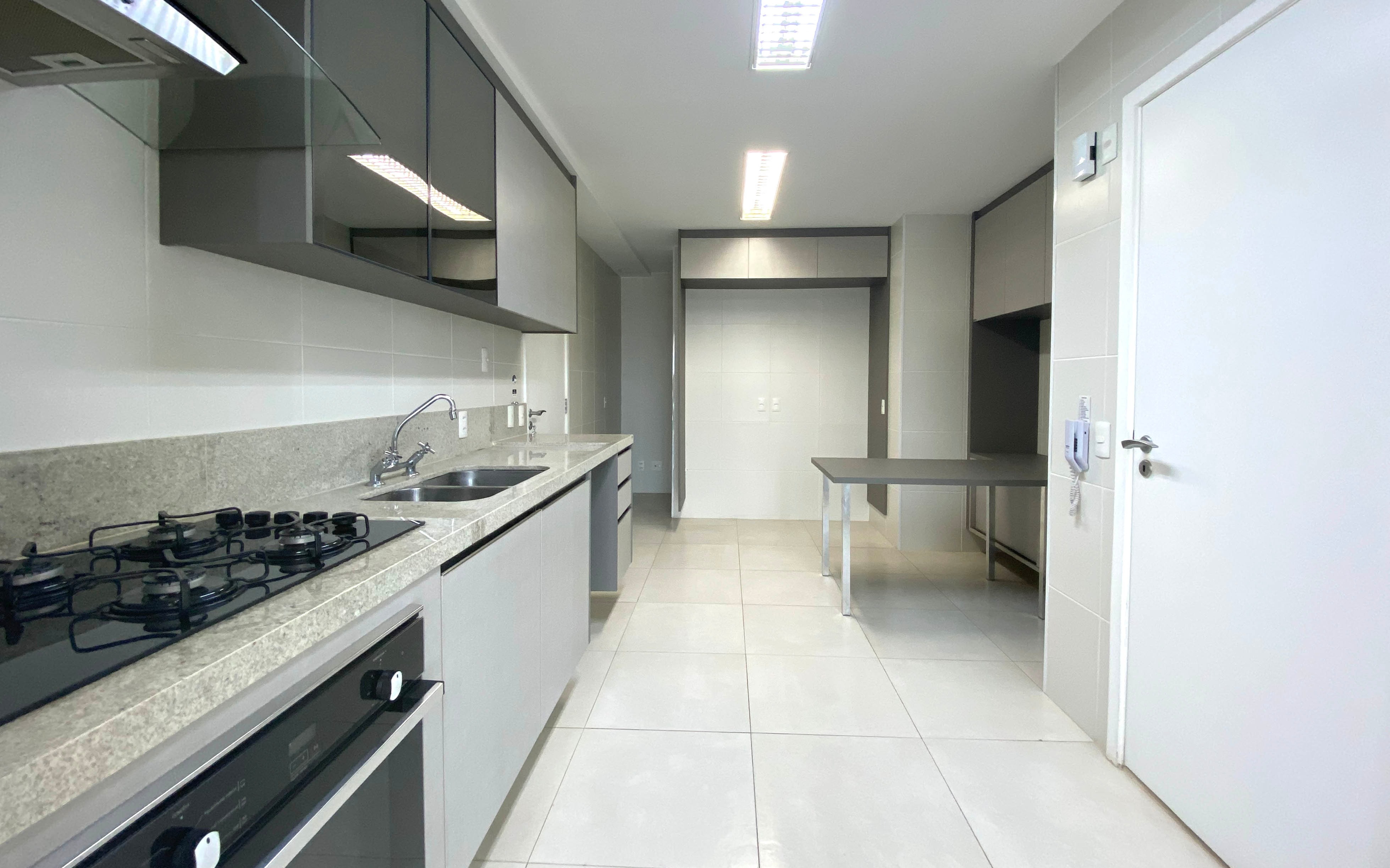 Apartamento para alugar com 3 quartos, 189m² - Foto 10