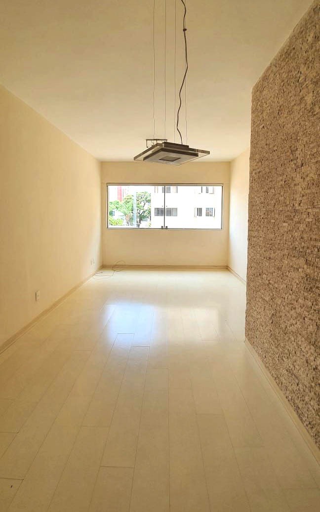 Apartamento à venda com 2 quartos, 63m² - Foto 2