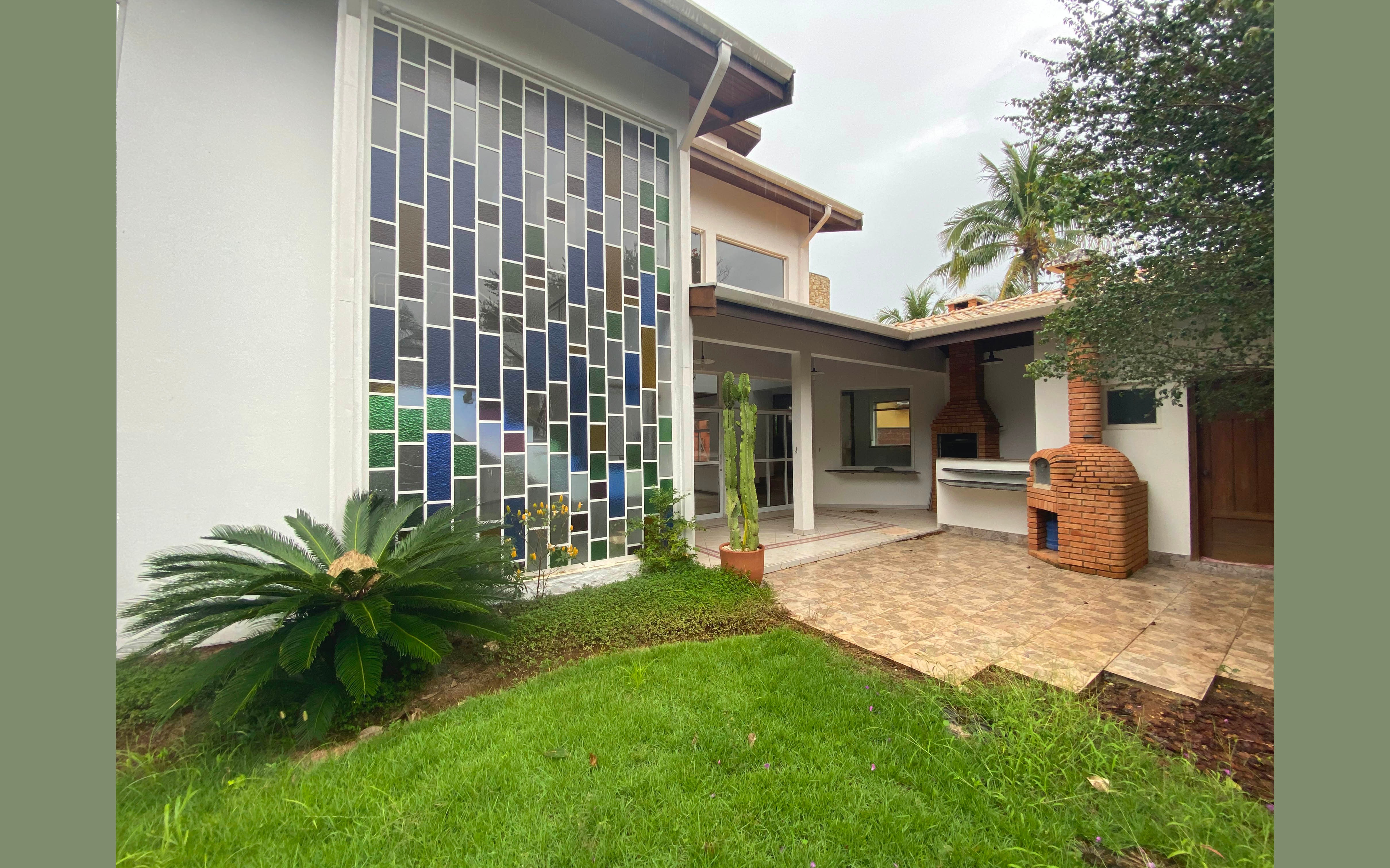 Casa de Condomínio à venda com 4 quartos, 325m² - Foto 1