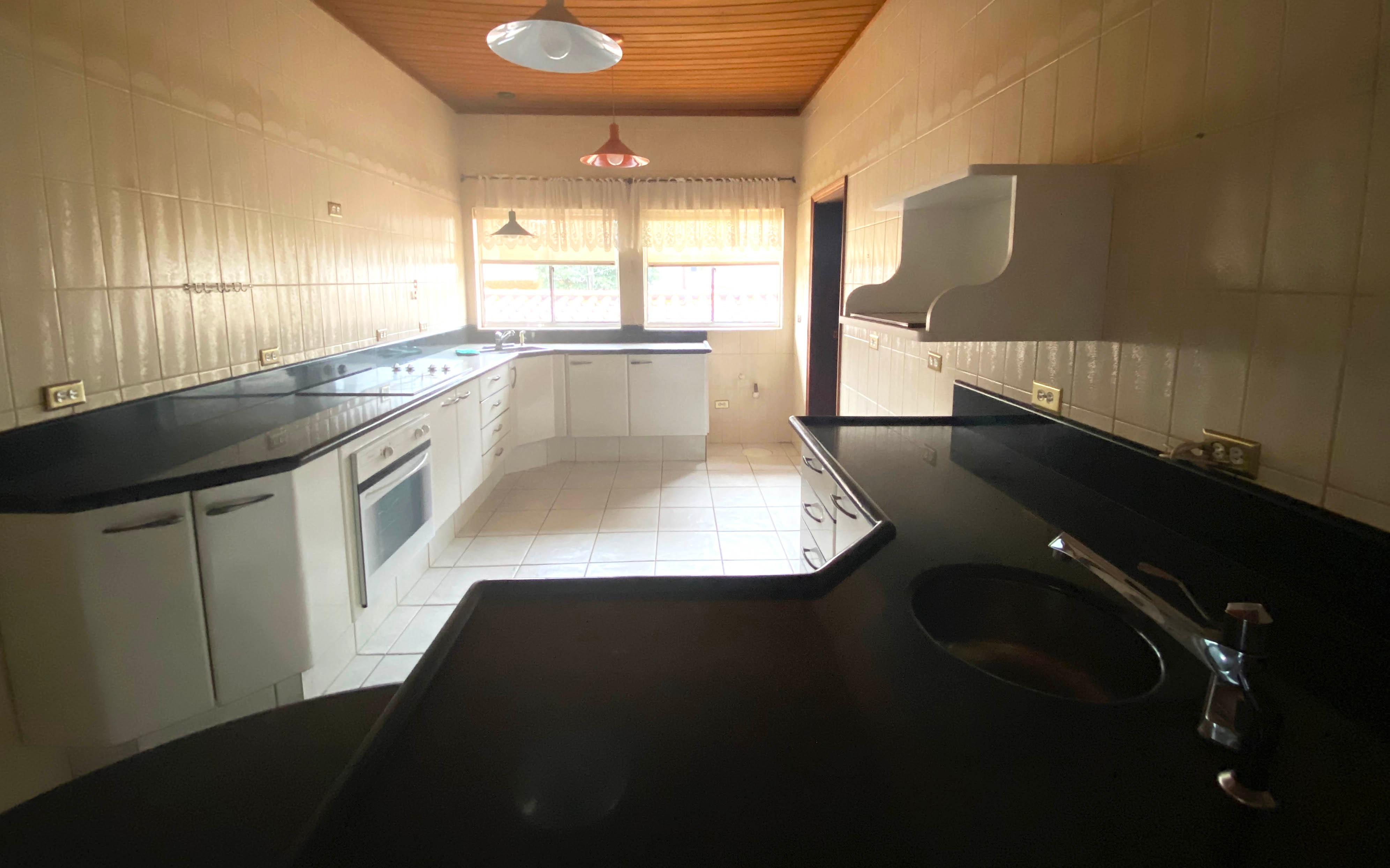 Casa de Condomínio à venda com 4 quartos, 325m² - Foto 13