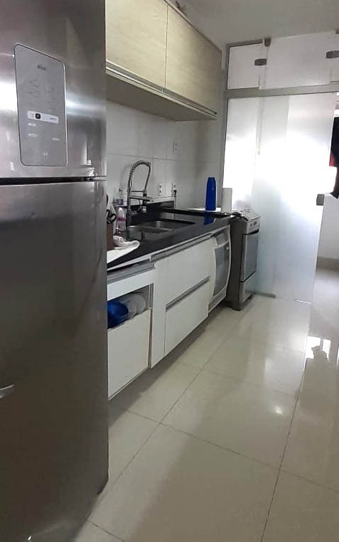 Apartamento à venda com 3 quartos, 77m² - Foto 2